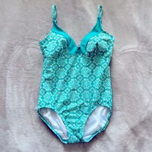 🌴 Turquoise Swimsuit Size 8